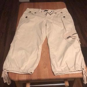 Light khaki capris
